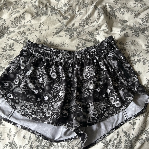 Lululemon track that shorts 4” - Picture 1 of 3